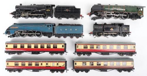 Hornby Dublo 3-rail locomotives and passenger coaches