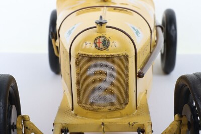 Rare Early 1930&rsquo;s CIJ (France) Alfa Romeo P2 Clockwork Racing Car finished in Belgium Yellow - 4