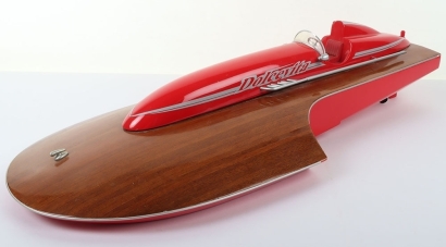 &ldquo;Dolcevita&rdquo; Racing Hydroplane Model Boat