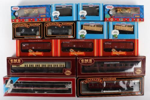 00 gauge boxed Rolling stock