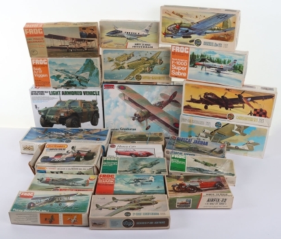 A Quantity of Boxed Plastic Construction kits,