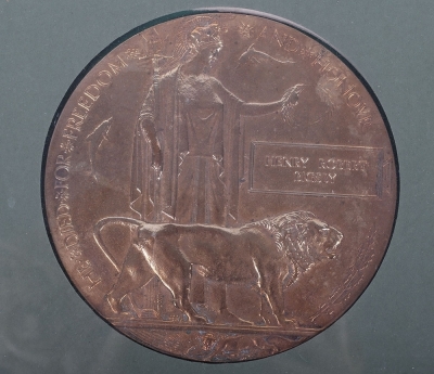 Great War 1914 Star trio of medals with Memorial Plaque to a member of the Northumberland Fusiliers who was killed in action on 31st December 1914. - 9