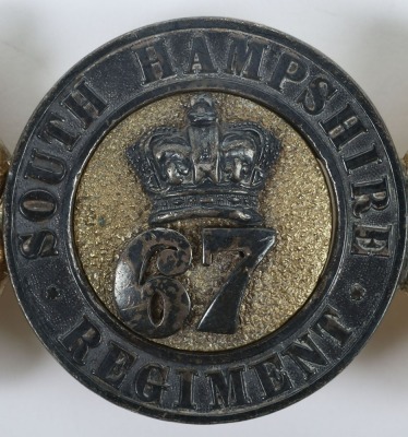 67th (South Hampshire) Regiment of Foot Officer's Silver & Gilt Waist Belt Clasp. - 2