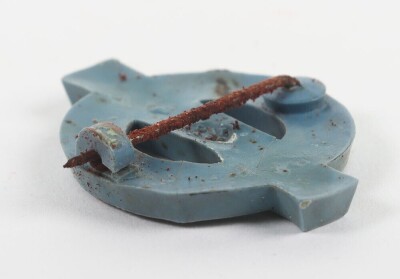 WW2 Ministry of Fuel Watcher blue plastic economy issue Home Front badge. - 3