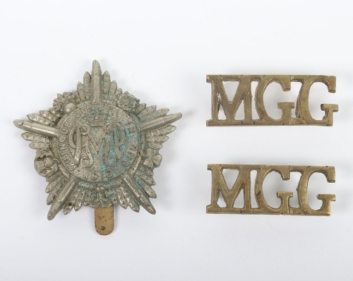 Machine Gun Guards Cap Badge and Shoulder Title Group
