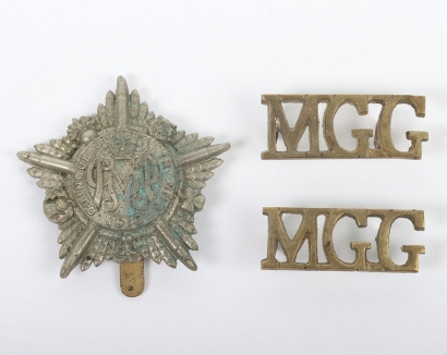 Machine Gun Guards Cap Badge and Shoulder Title Group