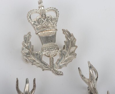 EIIR Queens Own Highlanders Officers Silver Headdress Badge - 4