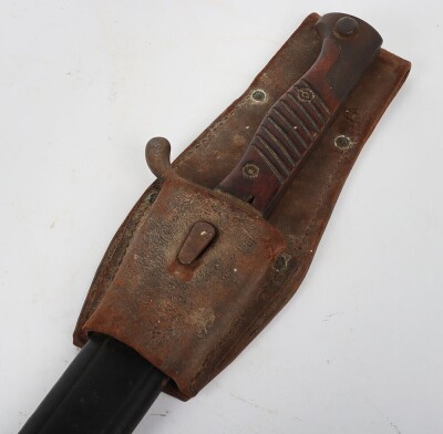 WW1 German G98 Saw Back Pioneers Bayonet in Leather Scabbard. - 3