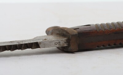 WW1 German G98 Saw Back Pioneers Bayonet in Leather Scabbard. - 12