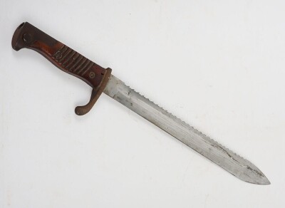 WW1 German G98 Saw Back Pioneers Bayonet in Leather Scabbard. - 14
