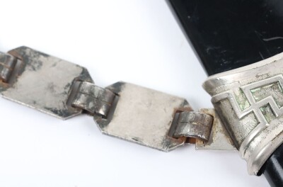 Third Reich SS (Schutzstaffel) Officers Chained Dress Dagger - 33