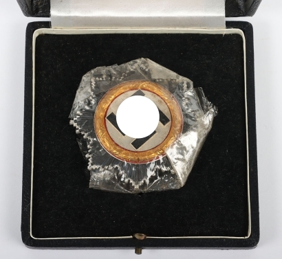 Mint Un-issued German Cross in Gold (Deutsches Kreuz) by C.F., Zimmermann with presentation case