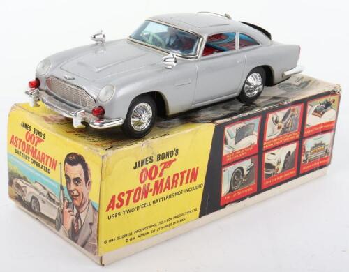 Gilbert Aoshin (Japan) James Bonds Aston Martin DB5 as seen