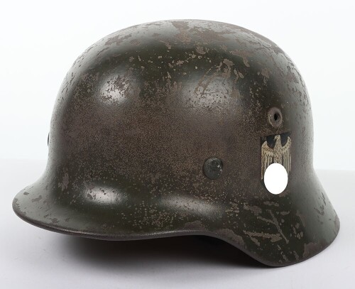 WW2 German M35 Single Decal 'Heer' Steel Combat Helmet.