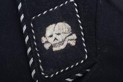 Third Reich Allgemeine-SS Black Wool NCO Service Tunic of SS-Regiment Th&uuml;ringen - 11