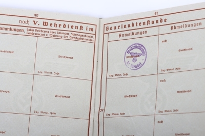 WW2 German Wehrpass of Leutnant Josef Schwan - 17
