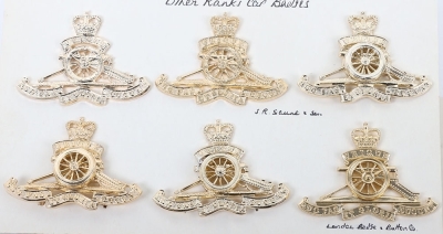 Large Collection of Queen&rsquo;s Crown Cap & Beret Badges to the Royal Regiment of Artillery - 3