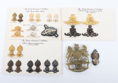 Grouping of Cap Badges & Collars in cloth metal & Anodised to the Royal Regiment of Artillery.