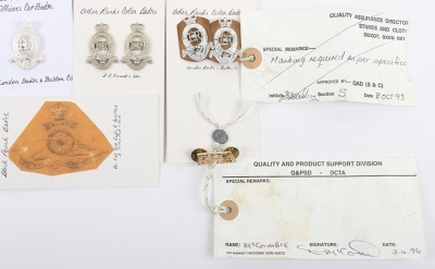 Assortment of Queen&rsquo;s Crown Cap, Collar, Shoulder Titles & Buttons to the Royal Horse Artillery. - 7