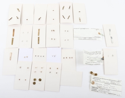 Assortment of Queen&rsquo;s Crown Cap, Collar, Shoulder Titles & Buttons to the Royal Horse Artillery. - 8