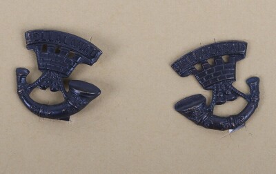 Collection of Somerset Light Infantry Officer&rsquo;s Service Dress Cap & Collar Badges - 5