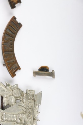 24th Northumberland Fusiliers 1st Tyneside Scottish Shoulder Title and Glengarry Badge Set - 2
