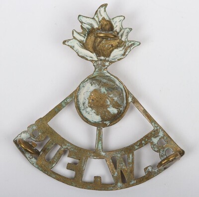 WW1 Royal Welsh Fusiliers Brass Shoulder Title - 2