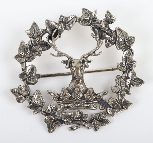 Gordon Highlanders Headdress Badge / Brooch
