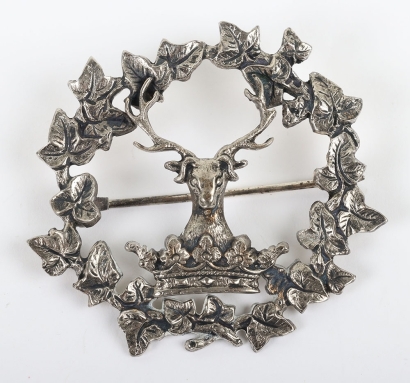 Gordon Highlanders Headdress Badge / Brooch