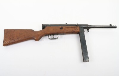 Deactivated Italian Beretta Sub Machine Gun - 2