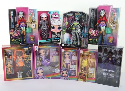 Nine Monster High, Rainbow High and LOL Dolls Mattel MGA.