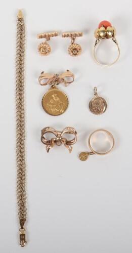 A selection of unmarked gold jewellery