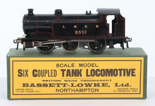 Bassett-Lowke 3-rail electric 0 gauge LNER Standard 0-6-0 tank locomotive,