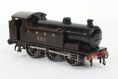 Bassett-Lowke 3-rail electric 0 gauge LNER Standard 0-6-0 tank locomotive, - 2