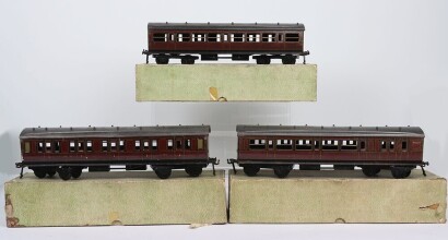 Collection of 0 gauge Bassett-Lowke rolling stock,