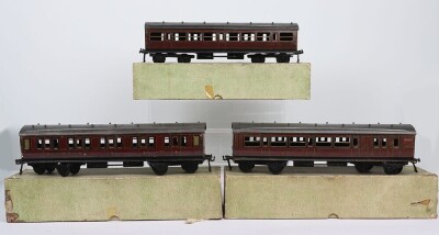 Collection of 0 gauge Bassett-Lowke rolling stock,