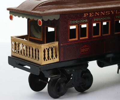 Pair of rare Bing for American market gauge I (Miniature Railroad Series) Pennsylvania Lines bogie passenger coaches, 1920s, - 6