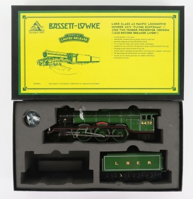 Ace Trains 0 gauge 4-6-2 LNER A3 Pacific class locomotive and tender &lsquo;Flying Scotsman&rsquo;,