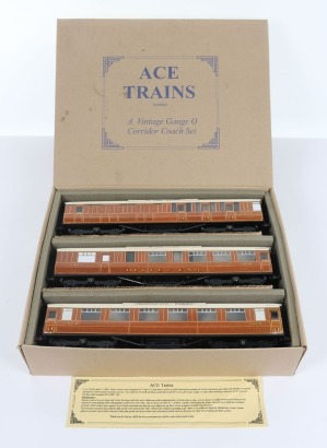 Ace Trains 0 gauge LNER Corridor Coach set C/4,