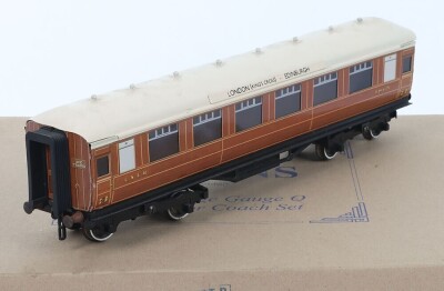 Ace Trains 0 gauge LNER Corridor Coach set C/4, - 4