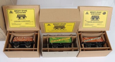 Ace Trains and Bassett-Lowke 0 gauge rolling stock, - 3
