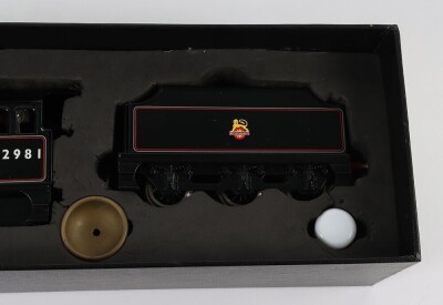 Bassett-Lowke by Corgi 0 gauge B.R Ex LMS Stanier 2-6-0 Mogul locomotive and tender, Special Commemorative release of 500, - 3
