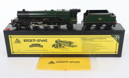 Bassett-Lowke by Corgi BL99007 4-6-2 Princess class Pacific locomotive and tender &lsquo;Princess Royal&rsquo;,