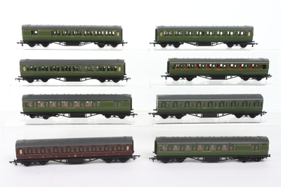 A Quantity of 00/H0 Gauge Rolling Stock/ Coaches - 4
