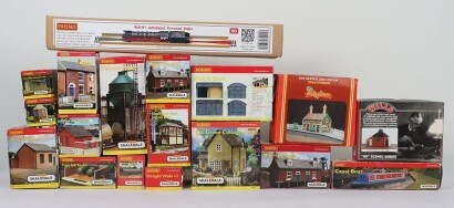 Collection of Hornby Skaledale and other 00 gauge Track Side Buildings and accessories,