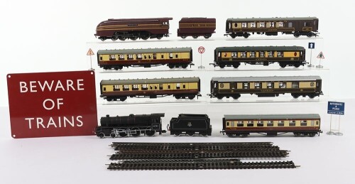 Five Hornby 00 Gauge Pullman Coaches,