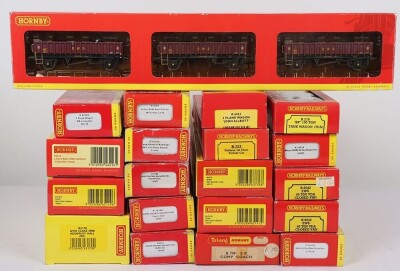 Hornby boxed 00 gauge Locomotive, coaches and wagons,