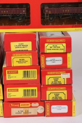 Hornby boxed 00 gauge Locomotive, coaches and wagons, - 3