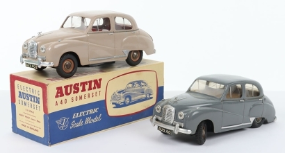 Two Victory Industries Austin Somerset 1;18 scale Model Cars