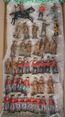 Britains early figures including &lsquo;Beisler&rsquo; Military game soldiers,